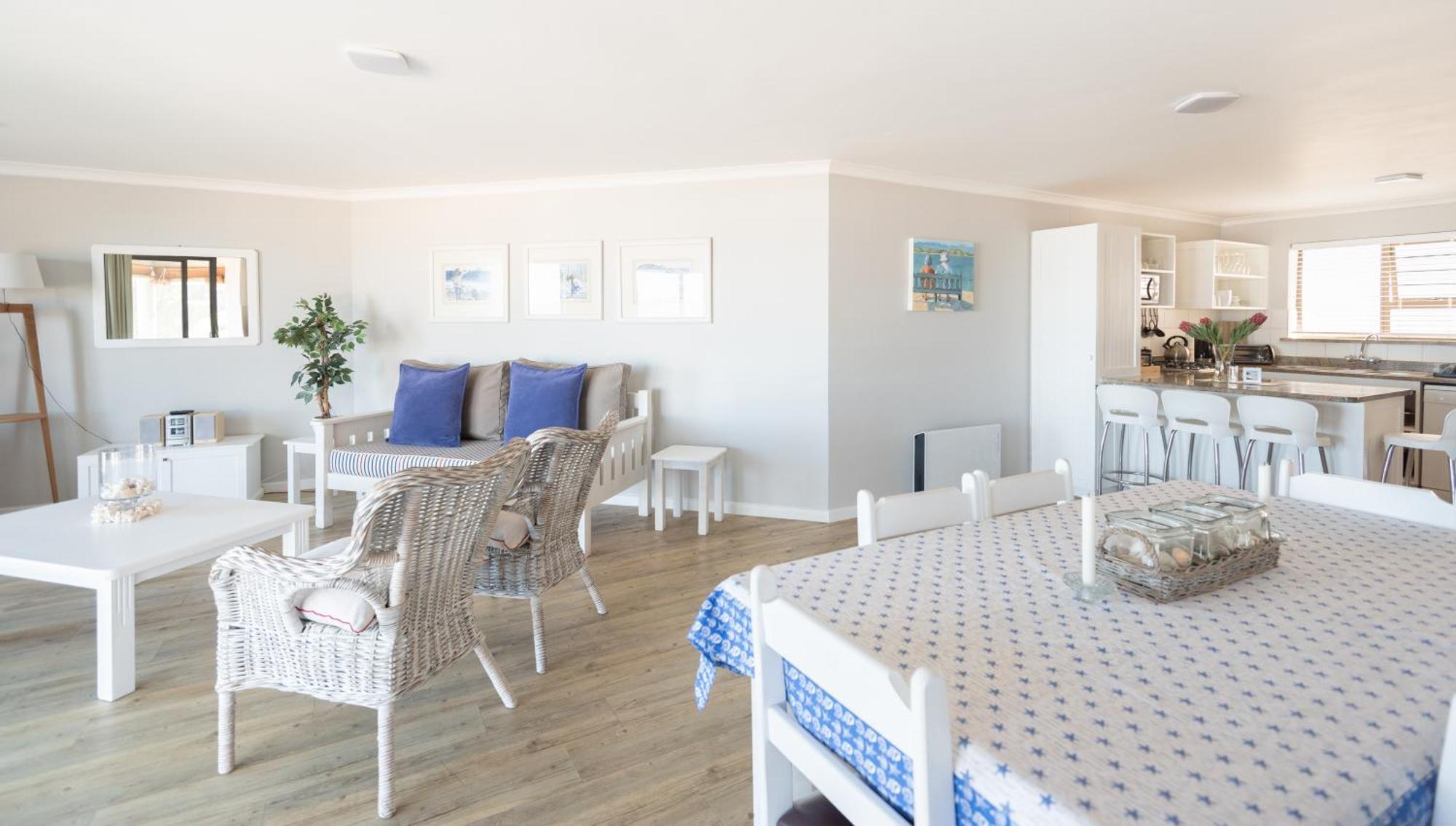Picnic Rock Seaside Accommodation Keurboomstrand Ruang foto